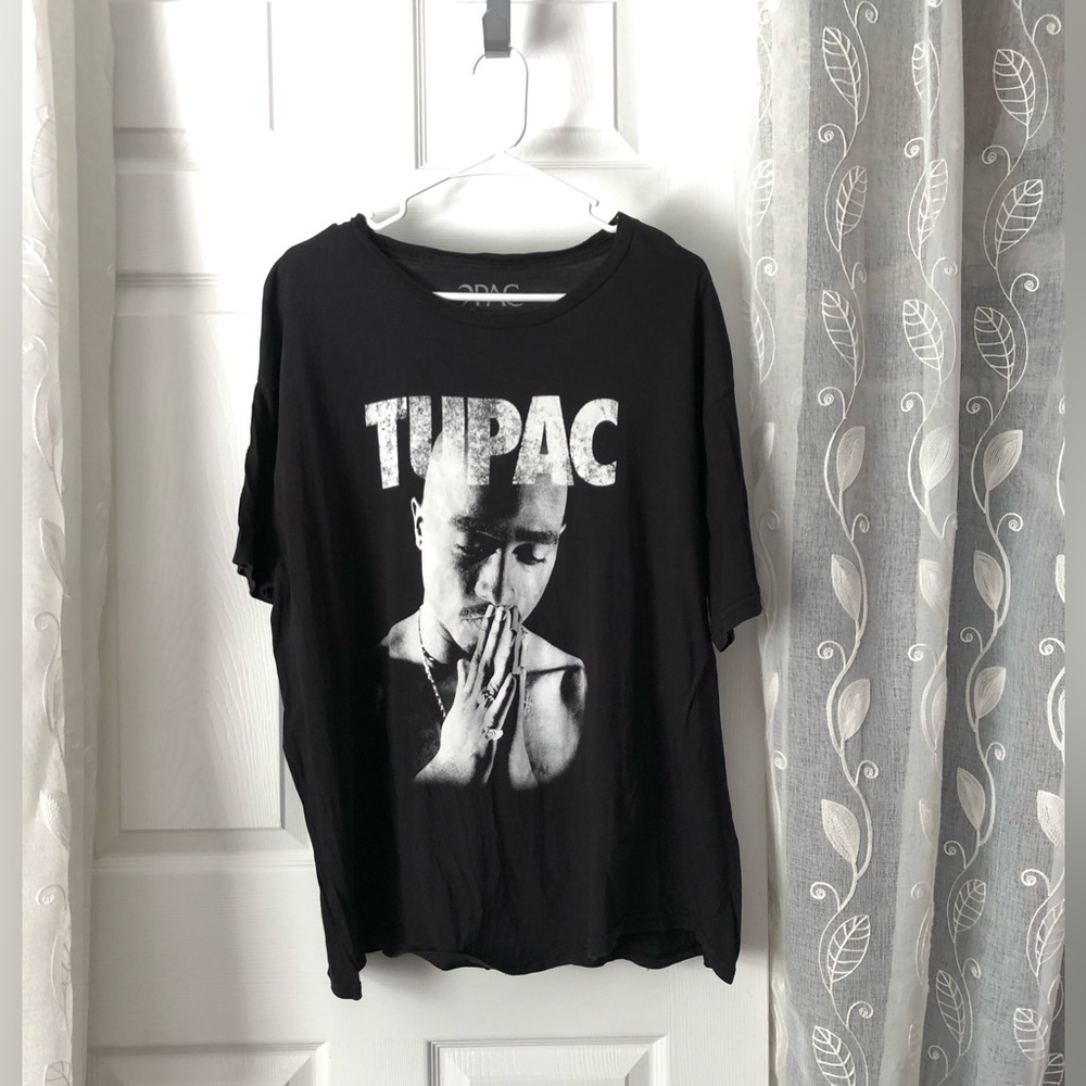 2PAC Men Tupac Graphic T-Shirt Size XL Black some wear signs 100% cotton